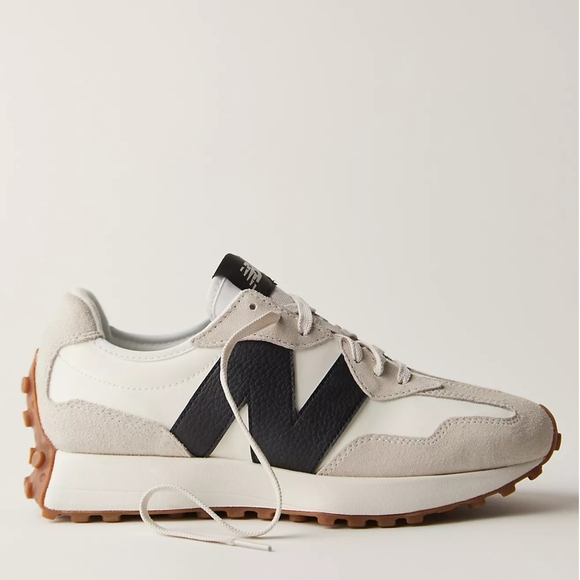New Balance 327Beige/Navy Retro Runner